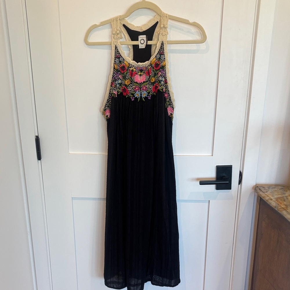 Anthropologie Black and Cream Lace Dress floral embroidery.